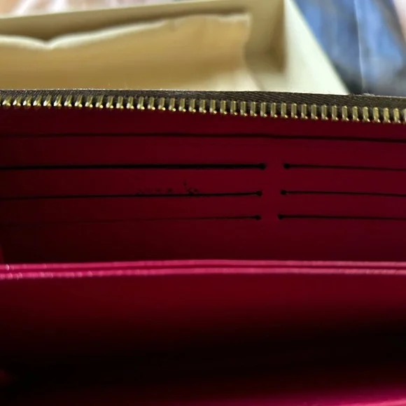 Excellent Condition Louis Vuitton Monogram Wallet